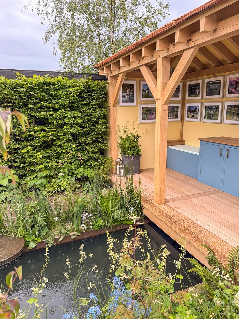 Oak decking Chelseaflowershow 2