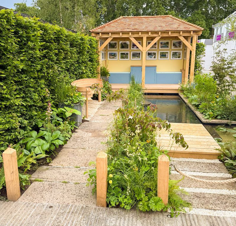Oak decking Chelseaflowershow 6