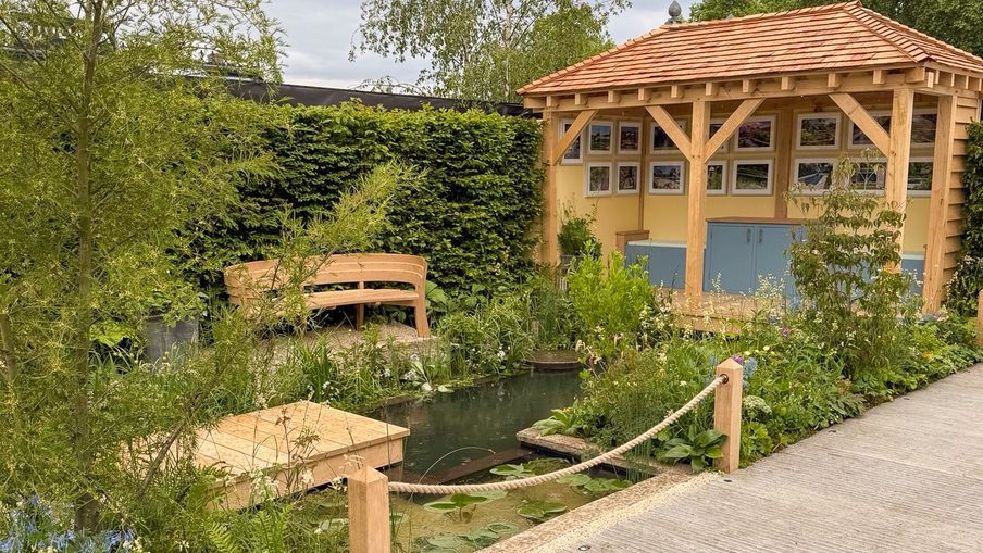 Oak decking Chelseaflowershow