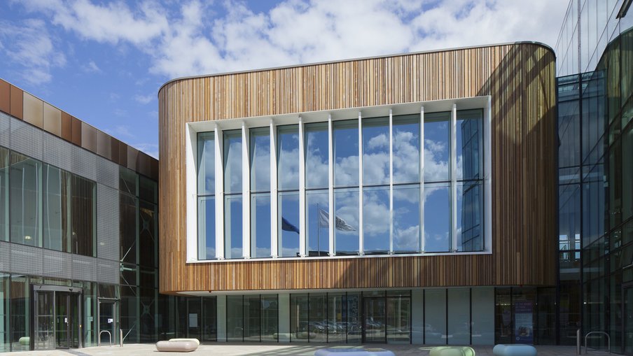 Timber Rainscreen Cladding: Pros, Cons, Types & Costs