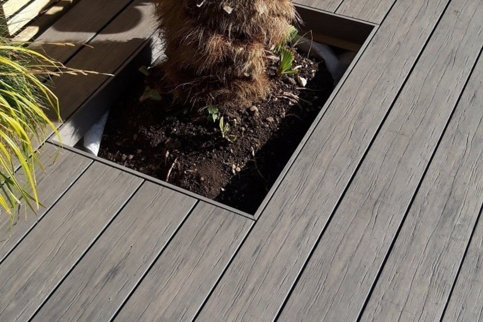 Grey ‘Weathered’ Cedar & Larch Wood Cladding: Design Trend