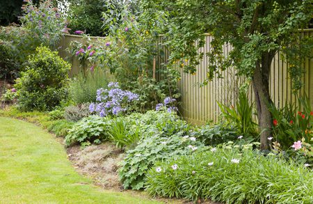 Garden fencing lead image